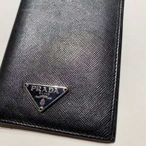 PRADA saffiano classic checkbook cover black